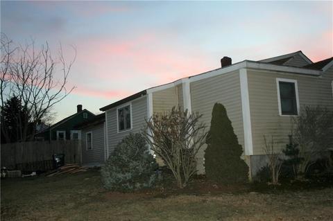 100 Bartlett Dr, Warwick, RI 02886 photo 3