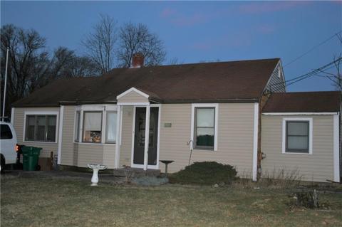 100 Bartlett Dr, Warwick, RI 02886 photo 1