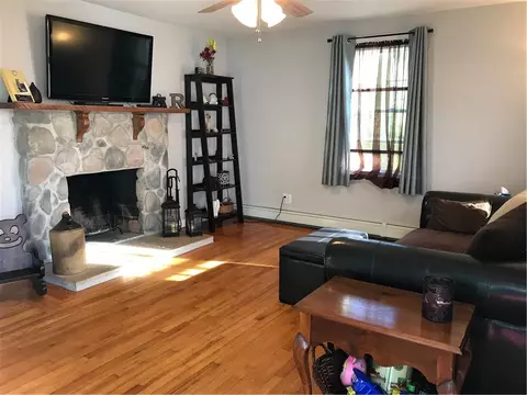 196 Palace Ave, Warwick, RI 02886 photo 5