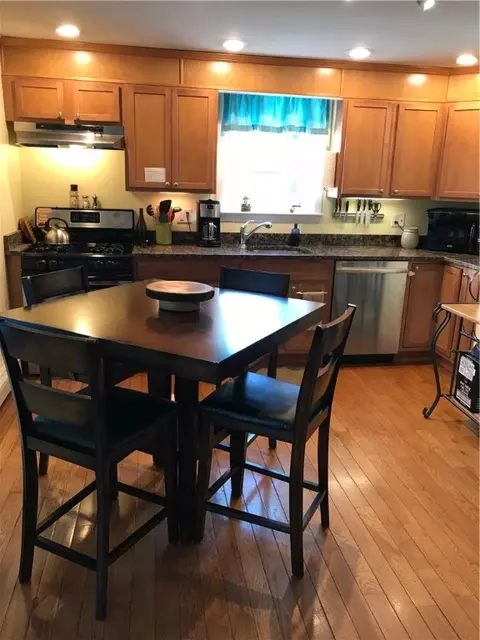 196 Palace Ave, Warwick, RI 02886 photo 10