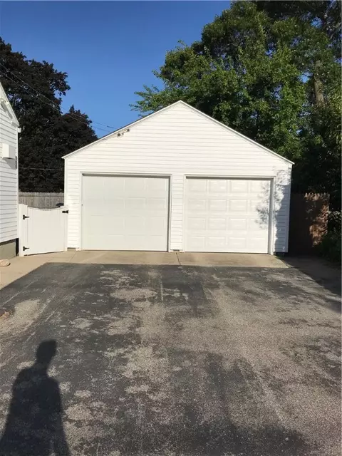 196 Palace Ave, Warwick, RI 02886 photo 4