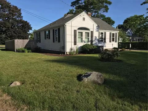 196 Palace Ave, Warwick, RI 02886 photo 3
