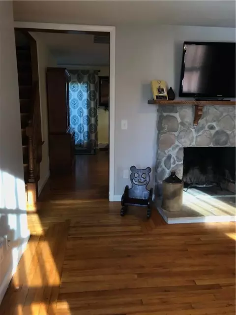 196 Palace Ave, Warwick, RI 02886 photo 8