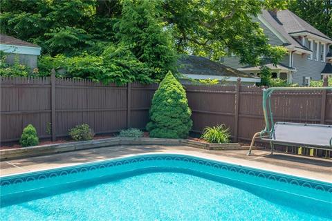 27 Lyman St, Woonsocket, RI 02895 photo 6