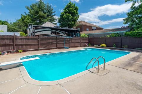 27 Lyman St, Woonsocket, RI 02895 photo 7