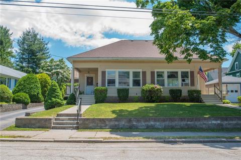 27 Lyman St, Woonsocket, RI 02895 photo 2