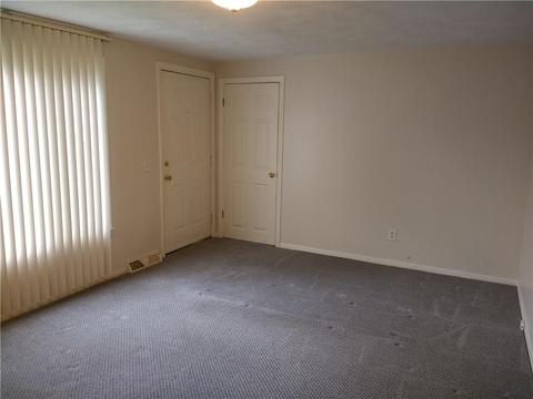 446 Buttonwoods Ave, Warwick, RI 02886 photo 4