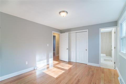 45 Sturbridge Dr, Warwick, RI 02886 photo 8
