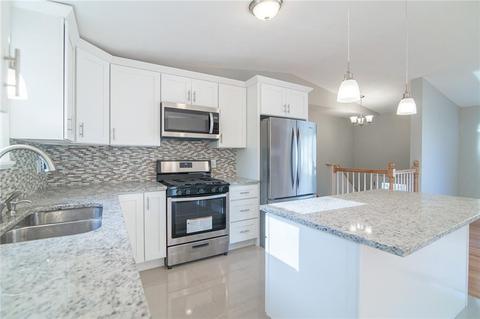 45 Sturbridge Dr, Warwick, RI 02886 photo 3