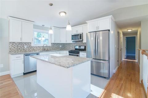 45 Sturbridge Dr, Warwick, RI 02886 photo 2