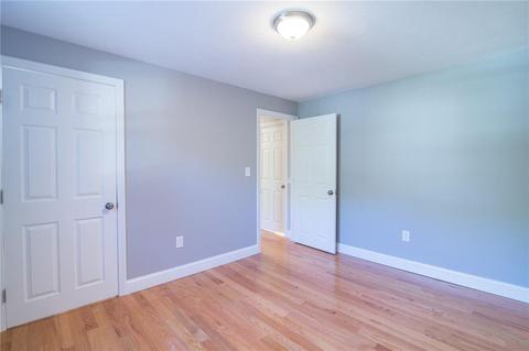 45 Sturbridge Dr, Warwick, RI 02886 photo 9