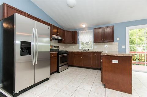 106 Blade St, Warwick, RI 02886 photo 4