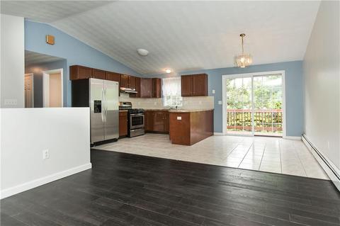 106 Blade St, Warwick, RI 02886 photo 5