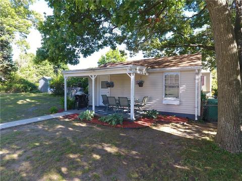 58 Burrington St, Woonsocket, RI 02895 photo 4