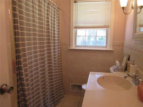 157 Red Chimney Dr, Warwick, RI 02886 photo 9