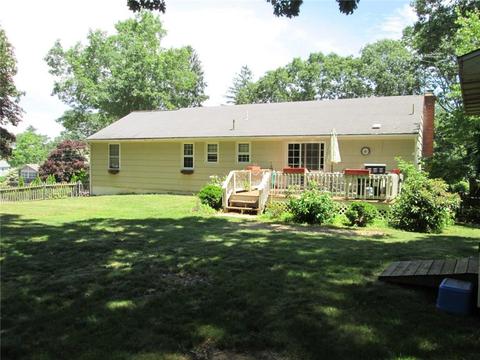 157 Red Chimney Dr, Warwick, RI 02886 photo 2