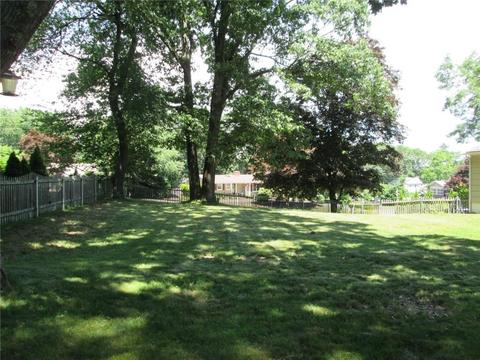 157 Red Chimney Dr, Warwick, RI 02886 photo 4