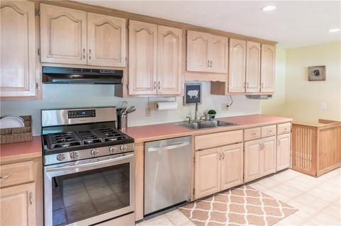 21 Lloyd Dr, Coventry, RI 02816 photo 9