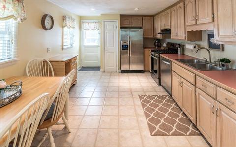 21 Lloyd Dr, Coventry, RI 02816 photo 6