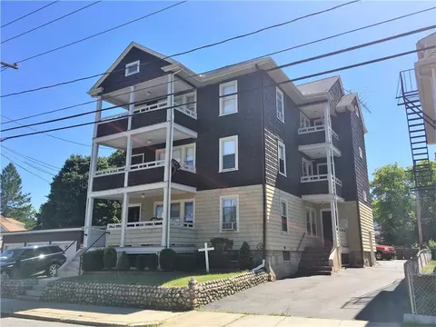 123 Winthrop St, Woonsocket, RI 02895 photo 1