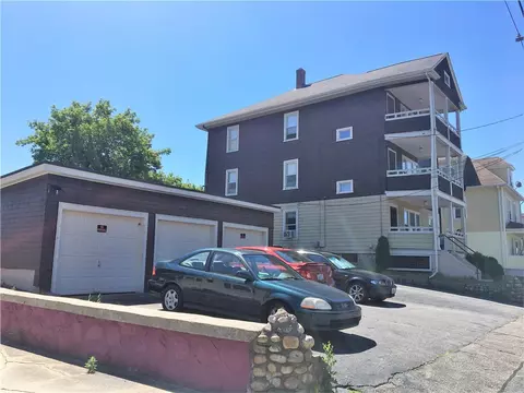 123 Winthrop St, Woonsocket, RI 02895 photo 3