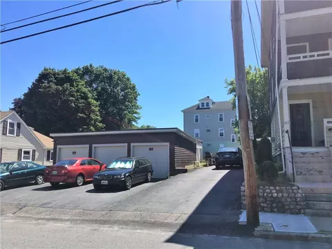123 Winthrop St, Woonsocket, RI 02895 photo 4
