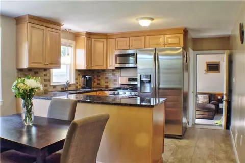 58 Anchorage Rd, Warwick, RI 02889 photo 4