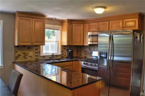 58 Anchorage Rd, Warwick, RI 02889 photo 6