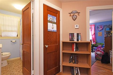 24 Cavalcade Blvd, Warwick, RI 02889 photo 14