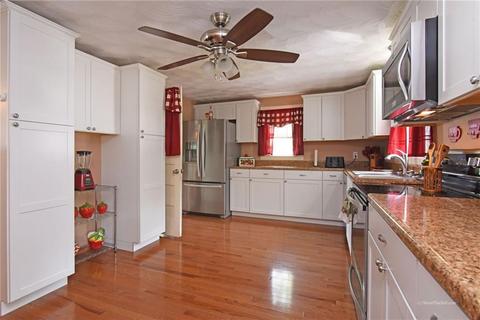 24 Cavalcade Blvd, Warwick, RI 02889 photo 4