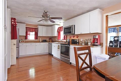 24 Cavalcade Blvd, Warwick, RI 02889 photo 5