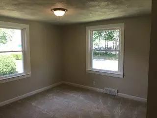 29 Pinegrove Ave, Warwick, RI 02889 photo 10