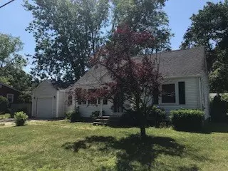 29 Pinegrove Ave, Warwick, RI 02889 photo 1