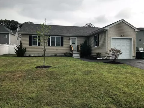 86 Danielle Dr, Woonsocket, RI 02895 photo 1