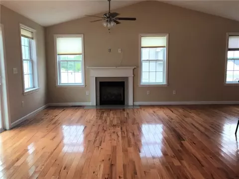 86 Danielle Dr, Woonsocket, RI 02895 photo 6