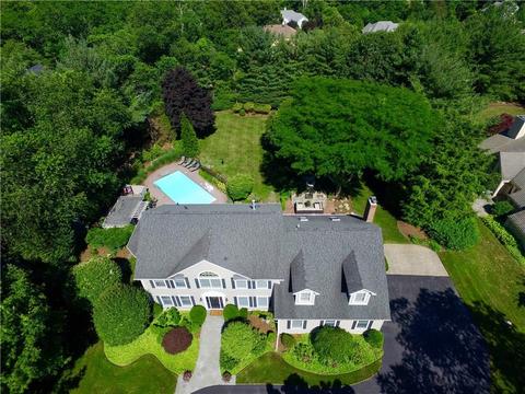 187 Shadow Brook Dr, Warwick, RI 02886 photo 2