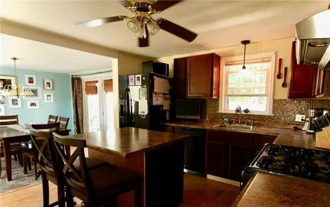 202 Inman Ave, Warwick, RI 02886 photo 2