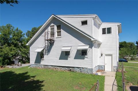 279 Morin St, Woonsocket, RI 02895 photo 4