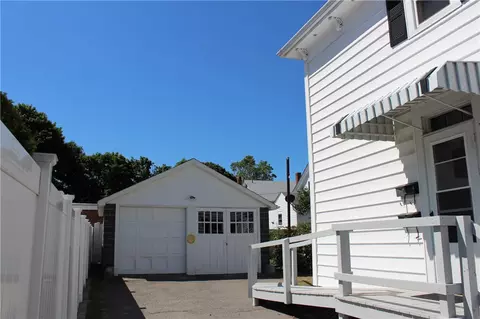 1 Cherry St, Warren, RI 02885 photo 9