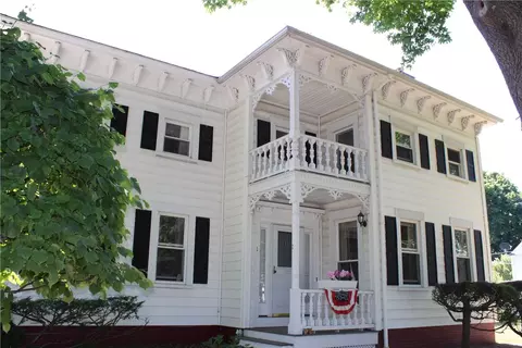 1 Cherry St, Warren, RI 02885 photo 4