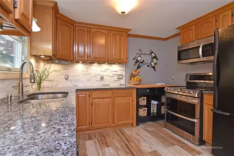 245 Dodge St, Warwick, RI 02886 photo 7