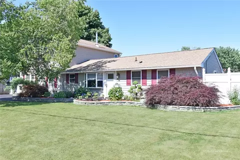 245 Dodge St, Warwick, RI 02886 photo 1