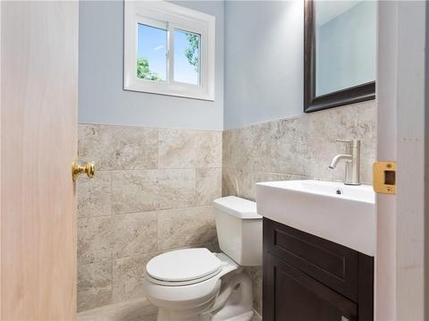 74 Maple Ln, Bristol, RI 02809 photo 16