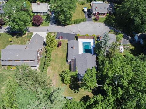 74 Maple Ln, Bristol, RI 02809 photo 3