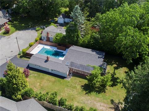 74 Maple Ln, Bristol, RI 02809 photo 2