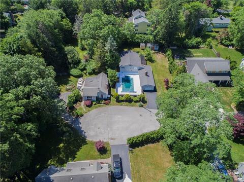 74 Maple Ln, Bristol, RI 02809 photo 6