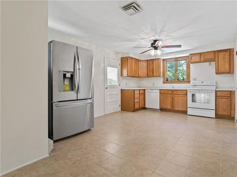 74 Maple Ln, Bristol, RI 02809 photo 8