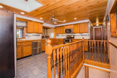 224 Marshall Rd, Woonsocket, RI 02895 photo 6