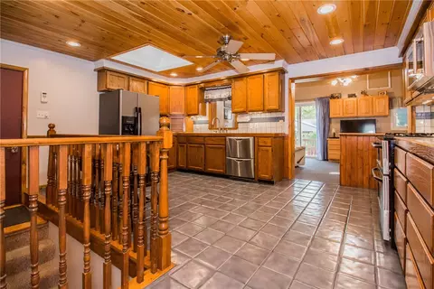 224 Marshall Rd, Woonsocket, RI 02895 photo 8