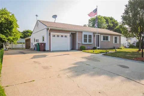 224 Marshall Rd, Woonsocket, RI 02895 photo 2
